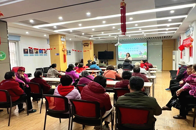 1712971622146698.jpg 江苏省南京市玄武区紫鑫城社区关工委开展“传承家风家训,弘扬传统美德”主题宣传活动.jpg
