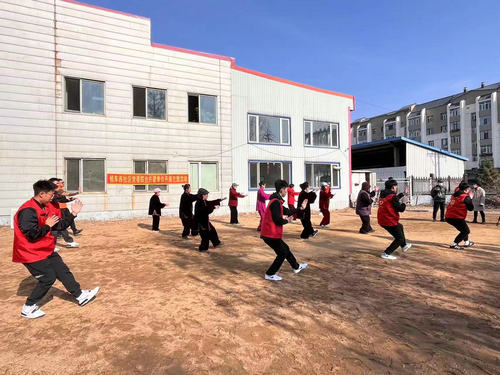 1712998895259952.jpg 前进办开展弘扬国粹,助力健康主题活动2_副本.jpg