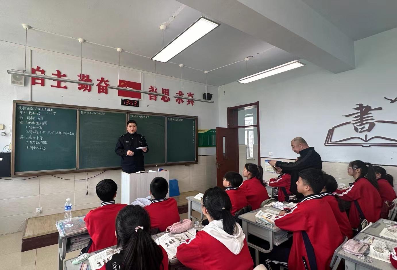 1713144441472192.jpg 团结0101.jpg