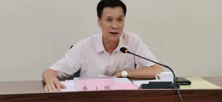李.jpg