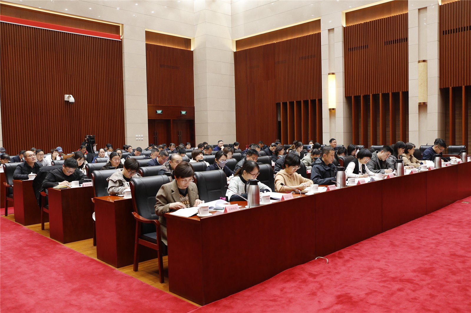 8.听会2_副本.jpg