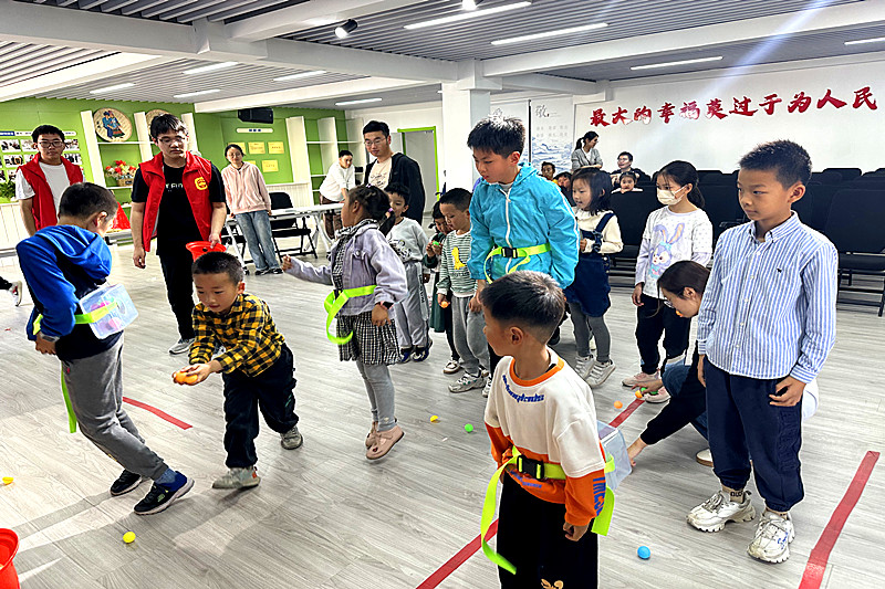 1714431393486482.jpg 江苏省南京市玄武区玄武湖街道仙居雅苑社区关工委开展“弘扬劳动精神,争做时代先锋”主题活动(5).jpg