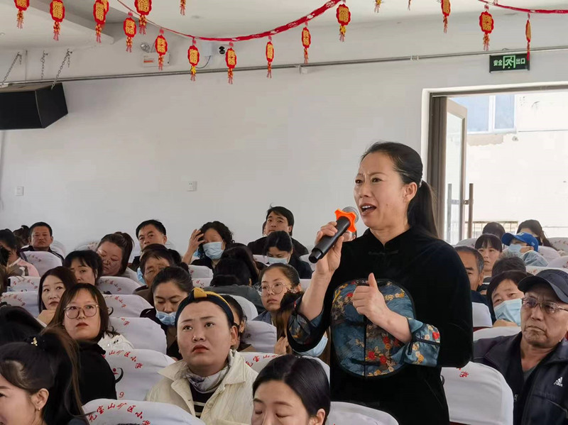 1714444155871918.jpg 元矿小学智慧家长科学育娃家长会照片8_副本.jpg