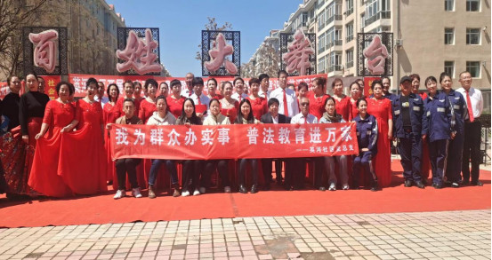 元宝山区东城街道英河社区五一活动照片1_副本.jpg
