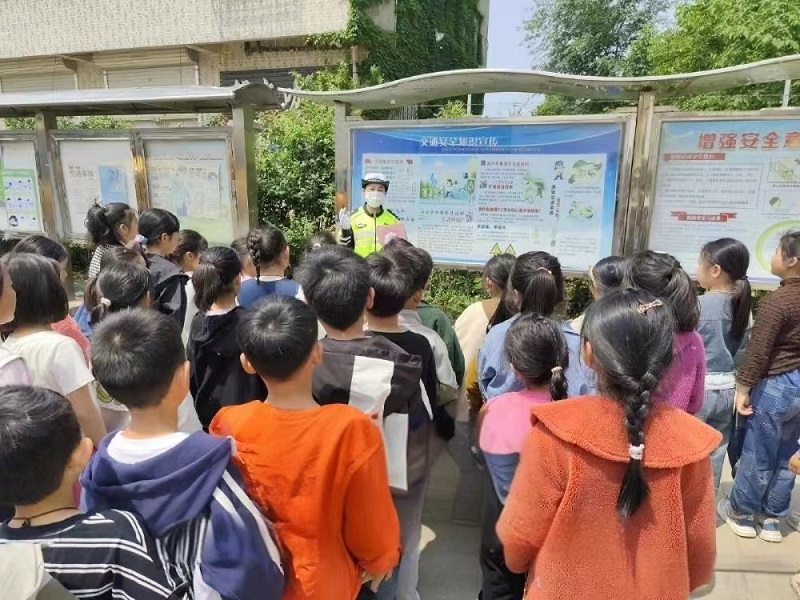 定远县能仁乡交通安全宣传.jpg