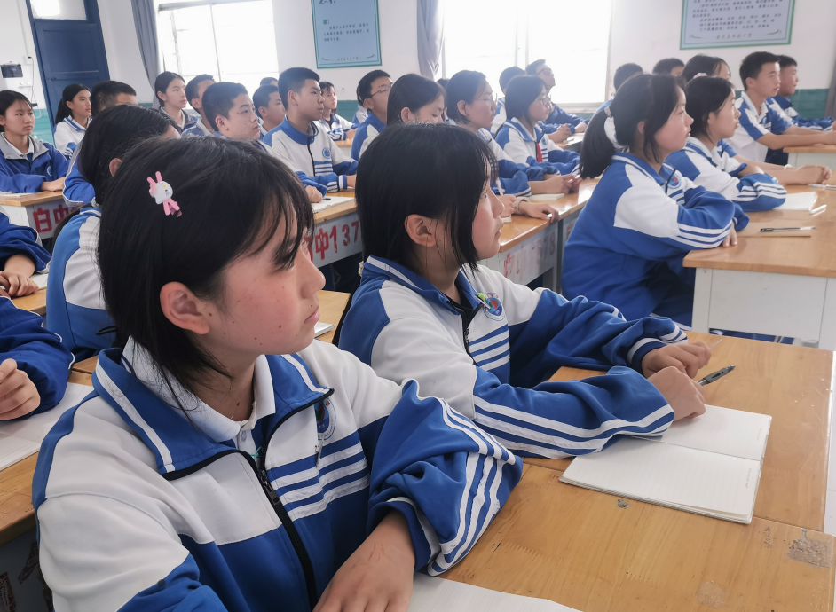 1715329313175170.jpg 现场学生.jpg