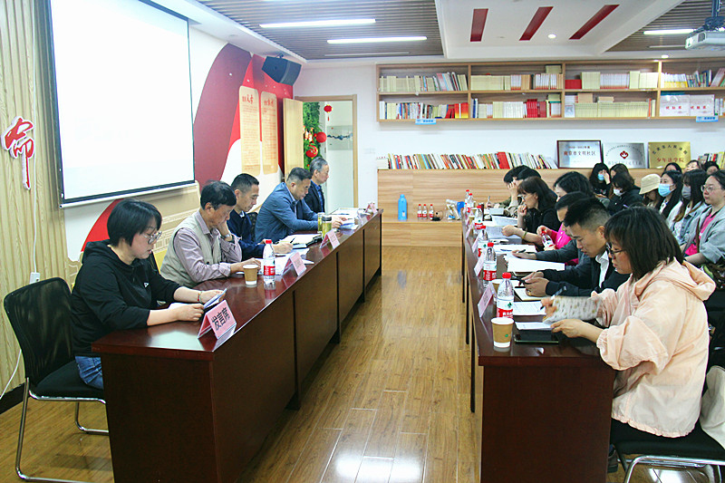 1715444437593941.jpg 江苏省南京市玄武区关工委召开“五有五好”社区关工委创建工作推进会(2).jpg