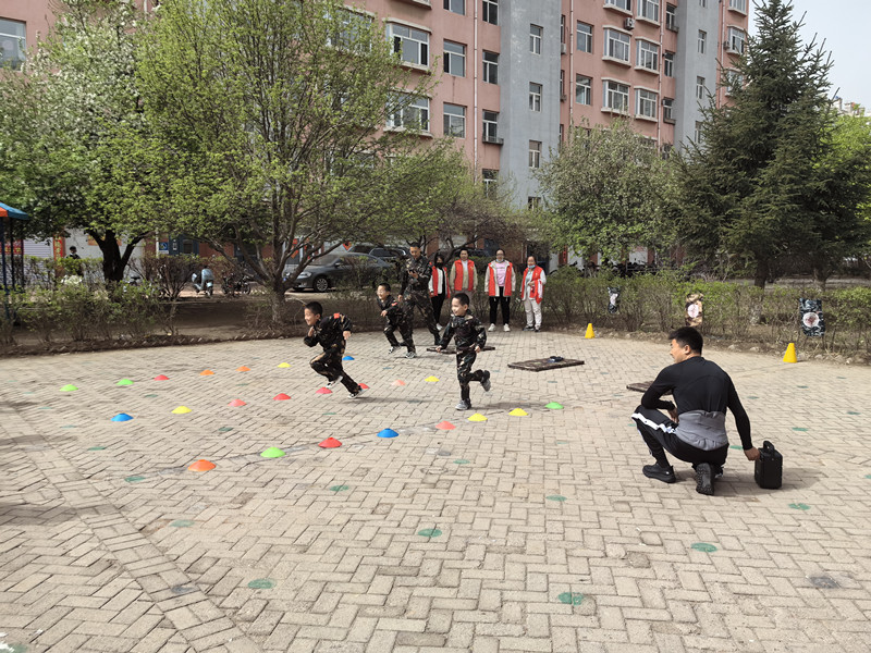 1715736331606079.jpg 元宝山区西城街道王府社区拒绝霸凌,守护少年的你“活动照片2_副本.jpg