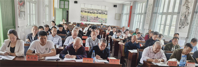 1715763205547593.jpg 认真聆听.jpg