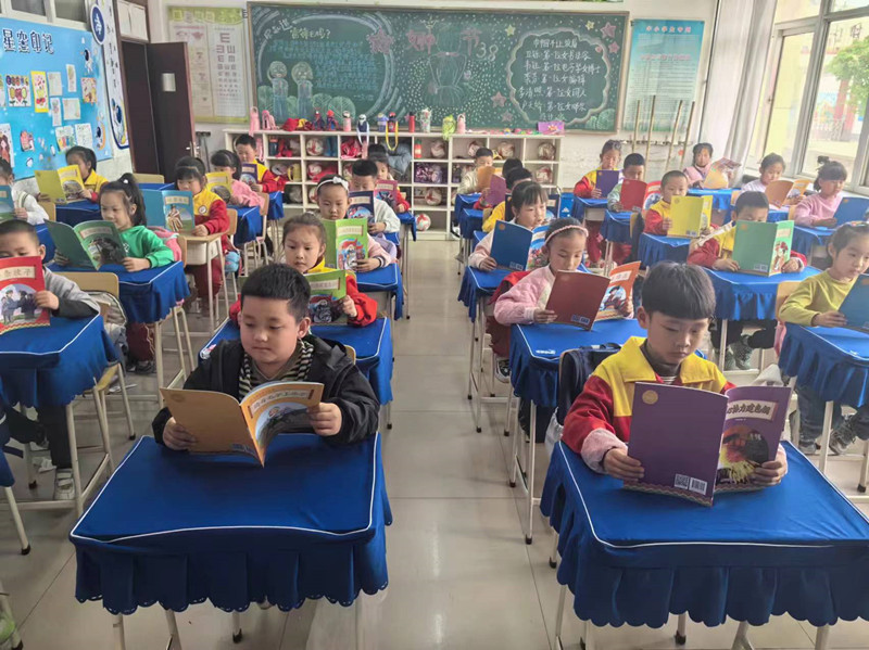 1715826497337313.jpg 元宝山区元矿小学读书漂流活动照片2_副本.jpg
