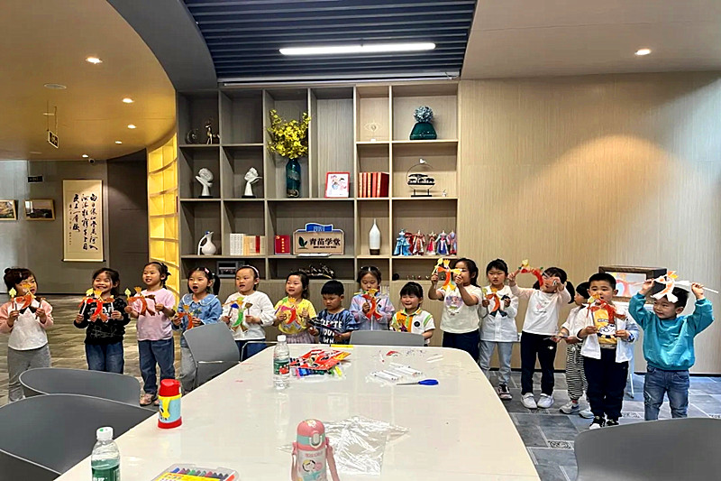 1715857853278326.jpg 江苏省南京市玄武区徐庄社区关工委开展“趣味西游皮影”手工制作系列课程(3).jpg