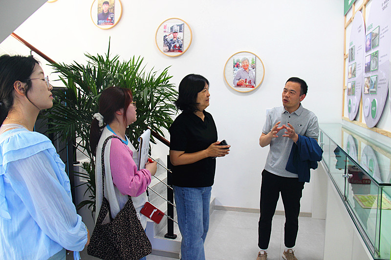 1715877470331610.jpg 玄武湖街道关工委领导深入社区调研关心下一代工作(4).jpg