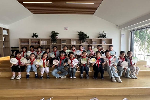 七都小学：摹绘心声，呵护成长——“5˙25” -3--.jpg