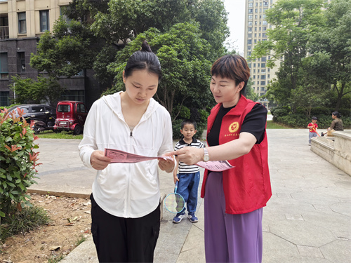 1716881512659745.jpg 合肥市包河区烟墩街道清水冲社区关工委:“民法典宣传月”主题宣传活动 (2).jpg