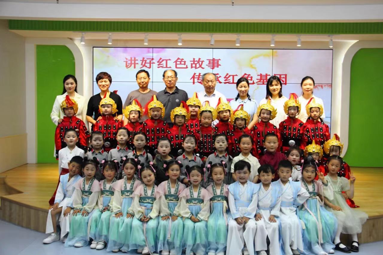 1716886081674041.jpg 五河县新城实验幼儿园关工委开展“讲好红色故事,传承红色基因”主题活动(2).jpg