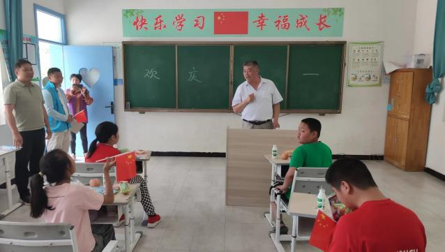 1717081958596868.png “六一”慰问暖童心 真情关怀护成长1.png
