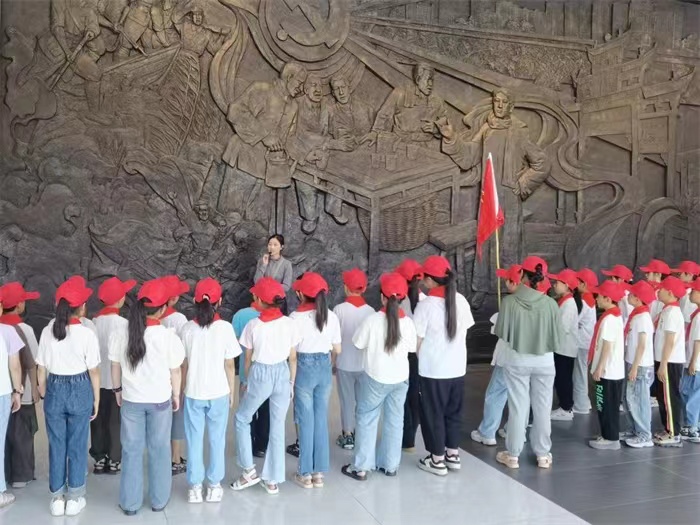 1717488993209002.jpg 五河县武桥中心小学关工委扎实推进爱国主义教育和党史学习教育工作.jpg