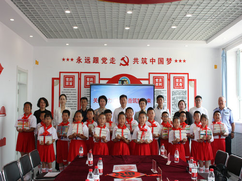 1721097376637881.jpg 华欣小学捐书活动2_副本.jpg