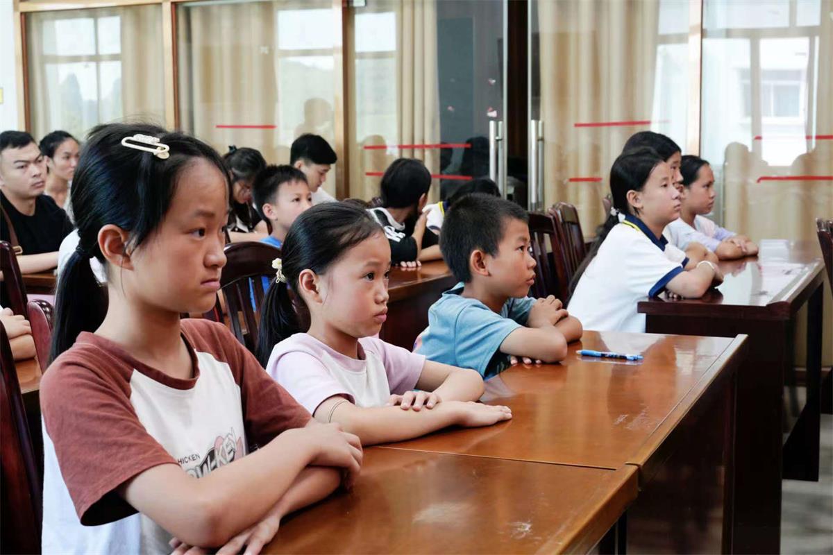 1721145912784365.jpg 平山关工委青少年校外学习站——同学们认真听课2.jpg