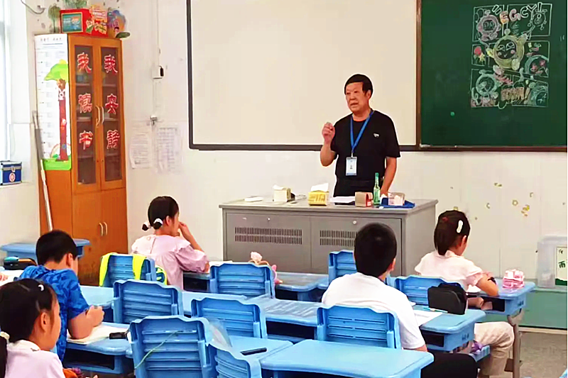 1721434750124810.png 江苏省南京市玄武区梅园新村派出所关工站走进“爱心暑托班”宣讲先进人物故事(1).png
