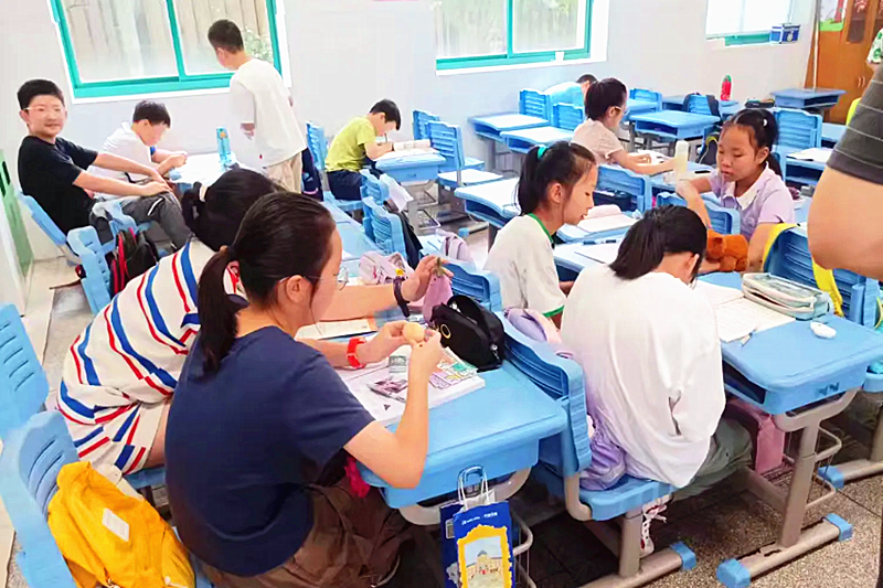1721434759290242.png 江苏省南京市玄武区梅园新村派出所关工站走进“爱心暑托班”宣讲先进人物故事(2).png