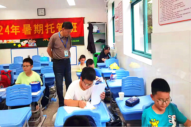 1721434776465621.png 江苏省南京市玄武区梅园新村派出所关工站走进“爱心暑托班”宣讲先进人物故事(4).png
