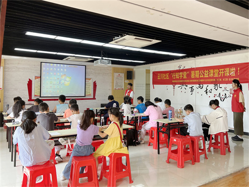 关怀不打烊 暖心助成长 (2).jpg