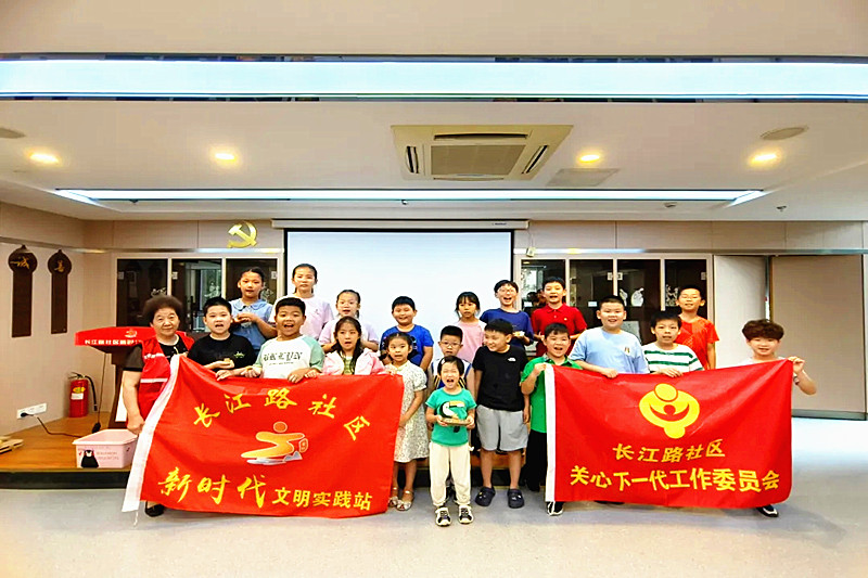 江苏省南京市玄武区长江路社区关工委开展“‘陶’醉非遗,与‘泥’相约”主题暑期活动(9).jpg