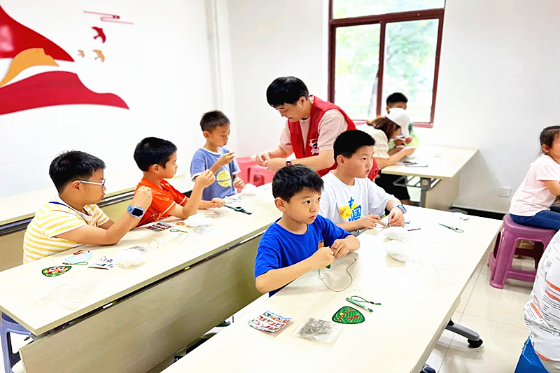 1722557675139853.jpg 江苏省南京市玄武区农科院社区关工委开展“七彩夏日 缤纷暑期”科普活动(4).jpg