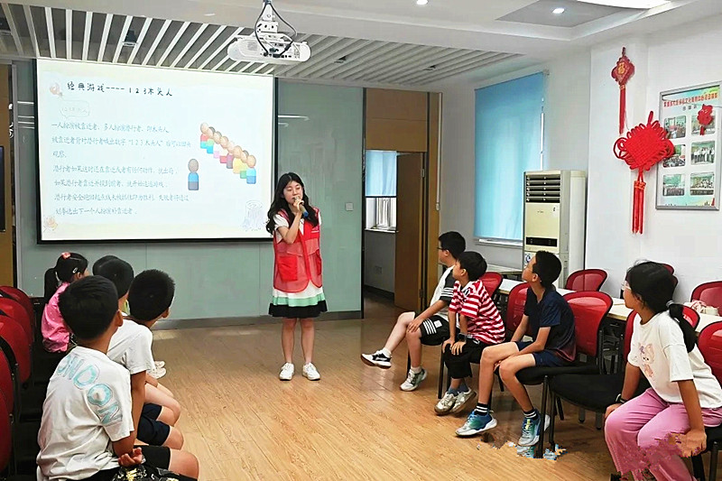 1722993585207677.jpg 江苏省南京市玄武区紫鑫城社区关工委组织开展青少年趣味运动会(1).jpg