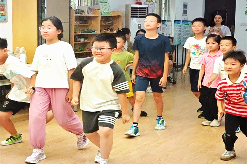 1722993602173241.jpg 江苏省南京市玄武区紫鑫城社区关工委组织开展青少年趣味运动会(3).jpg