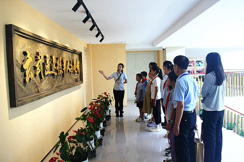 1723251597146208.jpg 江苏省南京市玄武区玄武湖街道关工委联合开展青少年“红色之旅”夏令营系列活动(1).jpg