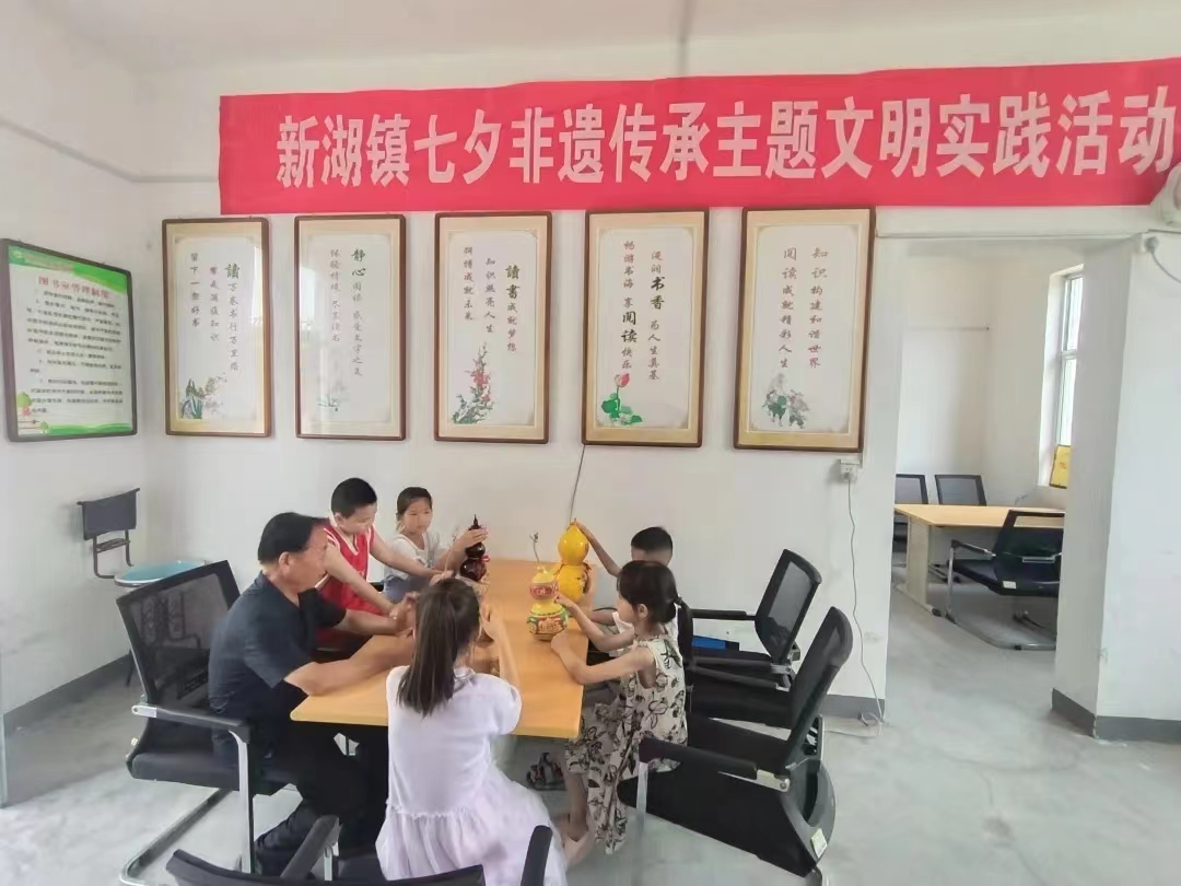 1723425339410963.jpg 3.山东省泰安市东平县新湖镇开展七夕非遗传承主题文明实践活动现场.jpg