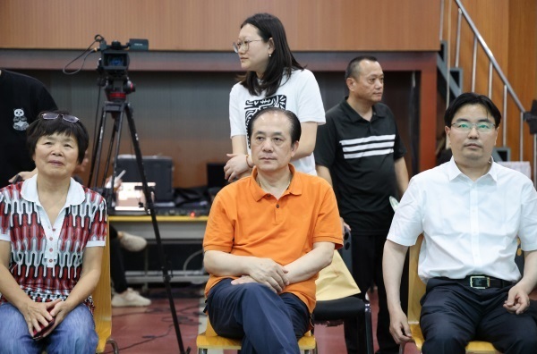 1723701034886476.jpg 俞杏楠 杨斌调研节目.jpg