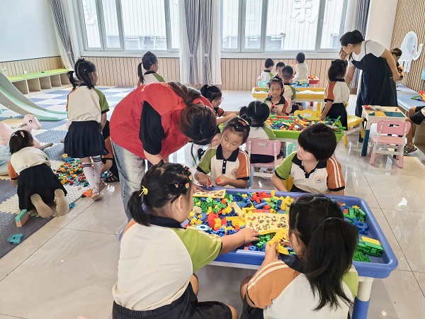 1723794564808523.jpg 5.彭集街道“我在新时代文明实践所过暑假”文明实践活动手工体验课.jpg