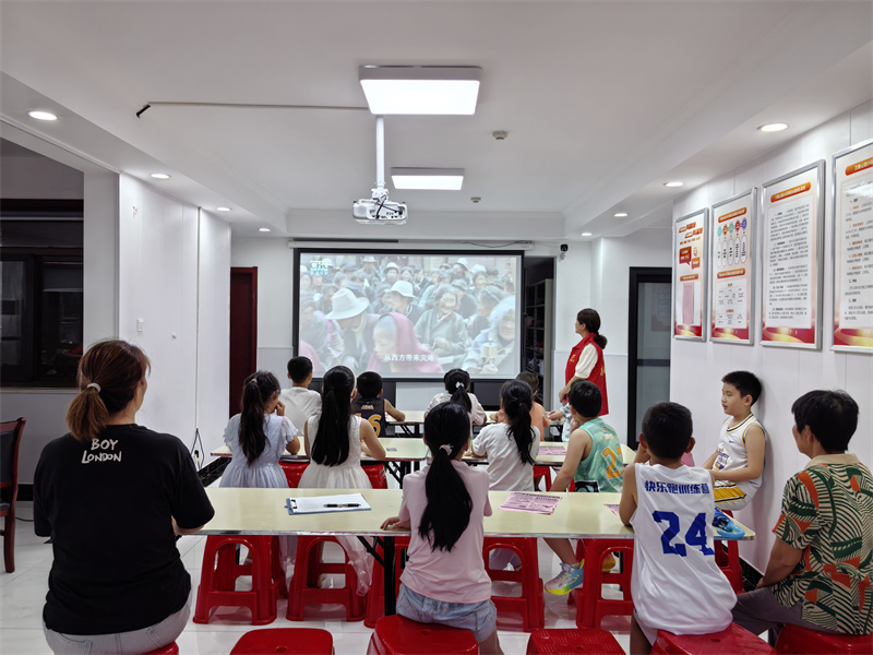 合肥市包河区烟墩街道清水冲社区关工委：民族团结情谊浓 心手相牵一家亲 (2).jpg