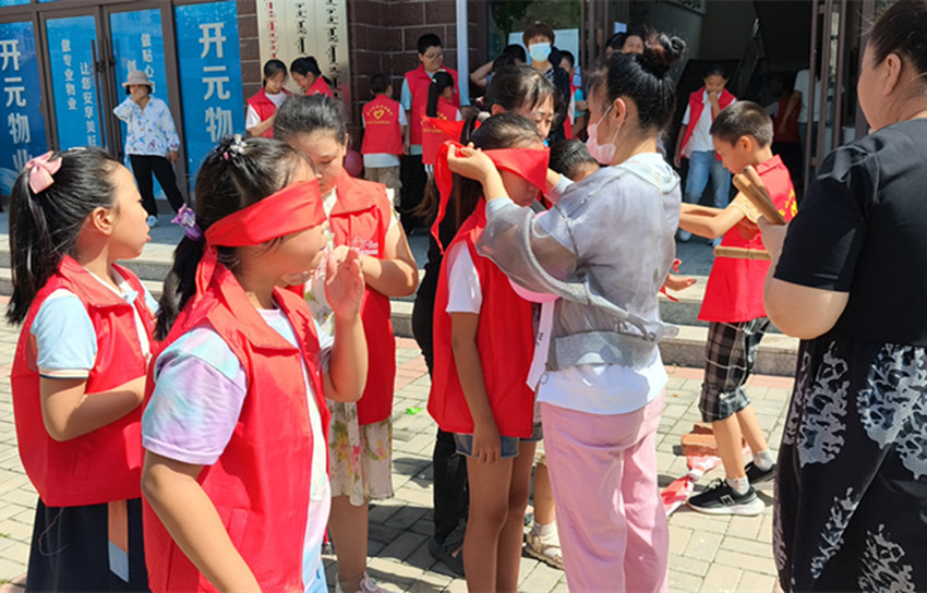 1724808255679961.jpg 元宝山区东城街道古山社区趣味亲子运动会照片1_副本.jpg