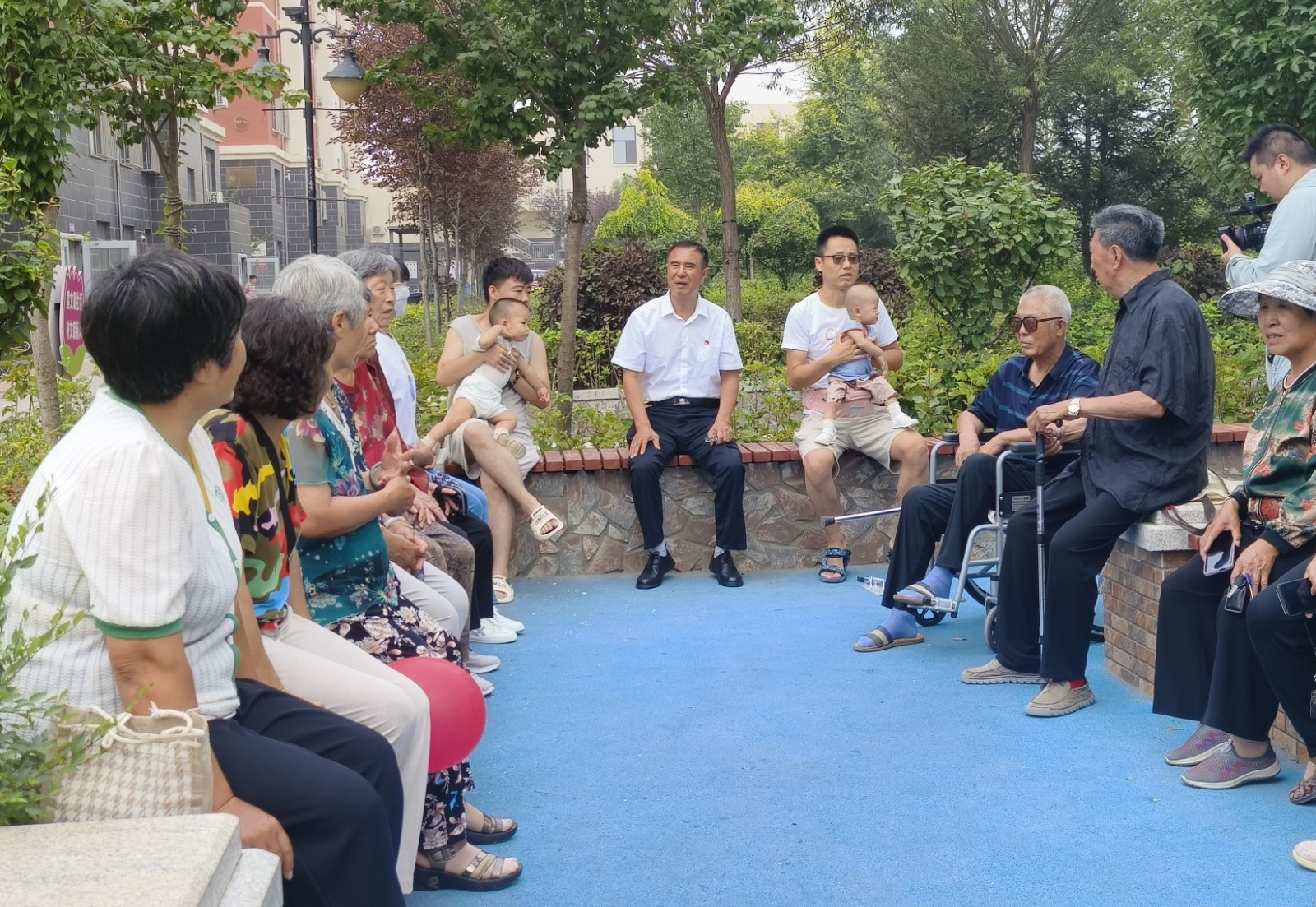 1724979204195386.jpg 元宝山区平庄城区街道吉祥社区“五老”讲述红色故事活动照片2_副本.jpg