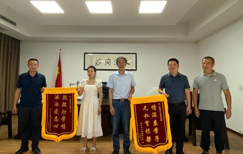1725338714493823.png 图片1.png