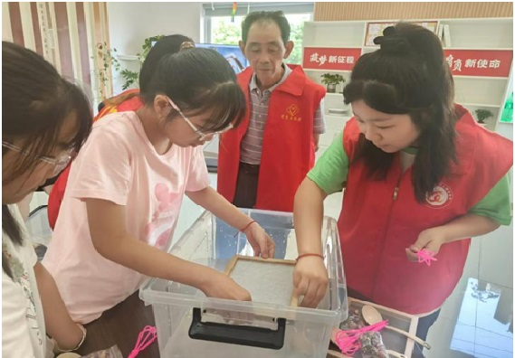 1725350785223001.png 平望镇上横村:阅读悦生活 阅享越成长3.png