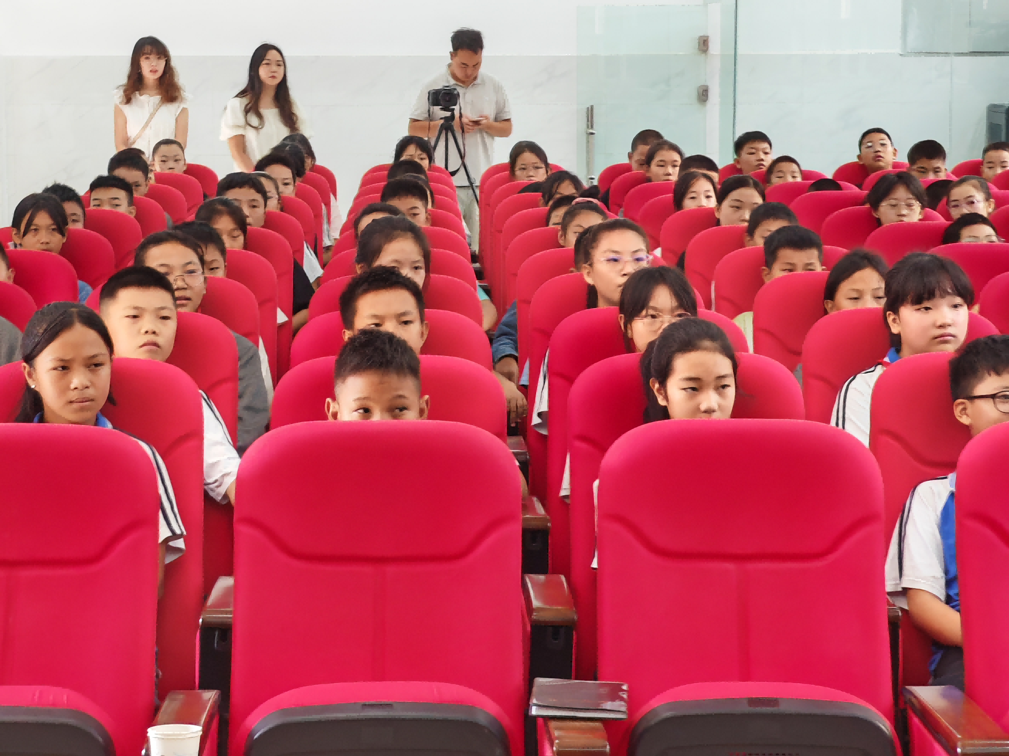 1726046999229122.png 向阳小学开学第一课(1).png