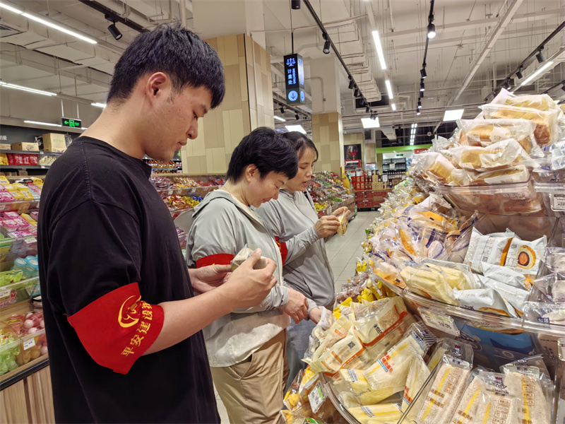 合肥市包河区烟墩街道清水冲社区关工委：守护“中秋味道”把好食品安全关 (3).jpg