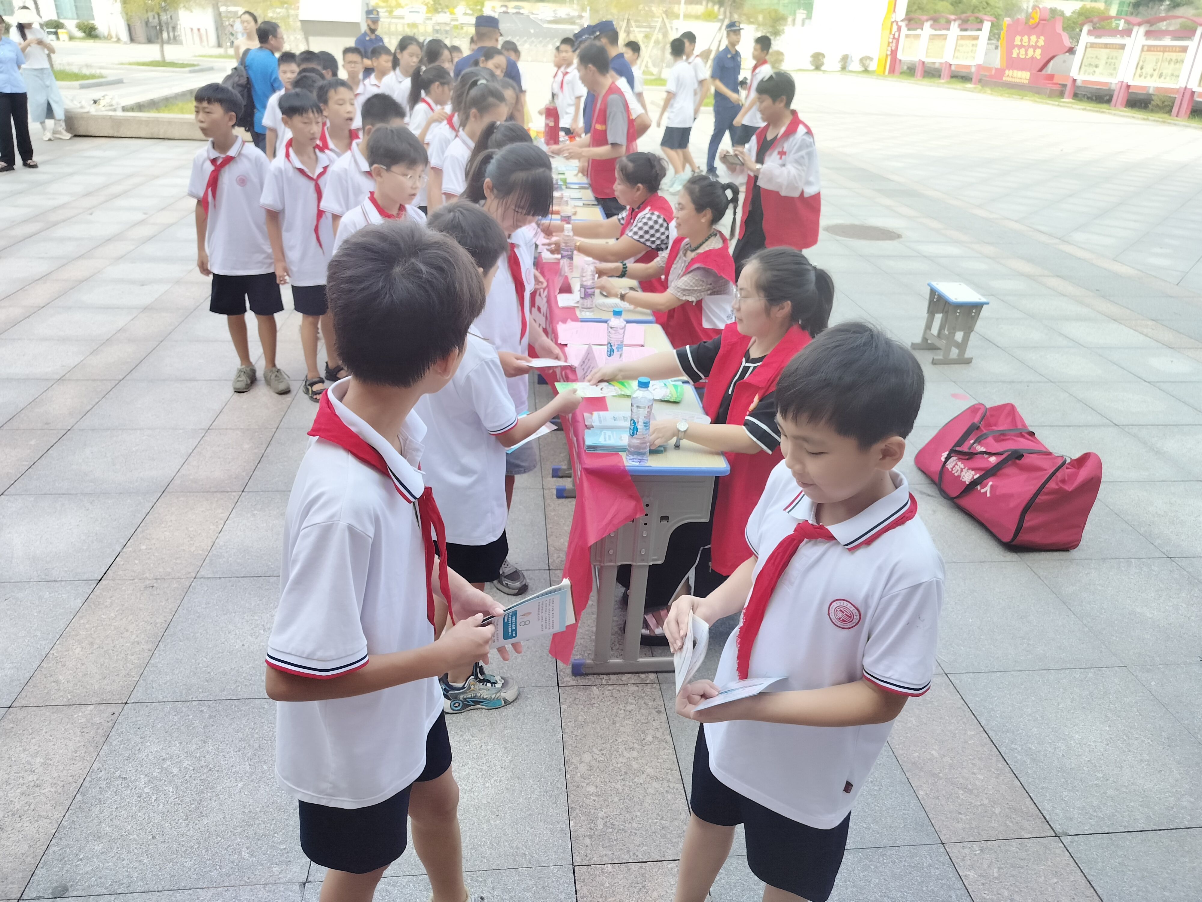 1726106799581714.jpg 基层动态照片_爱奇艺.jpg