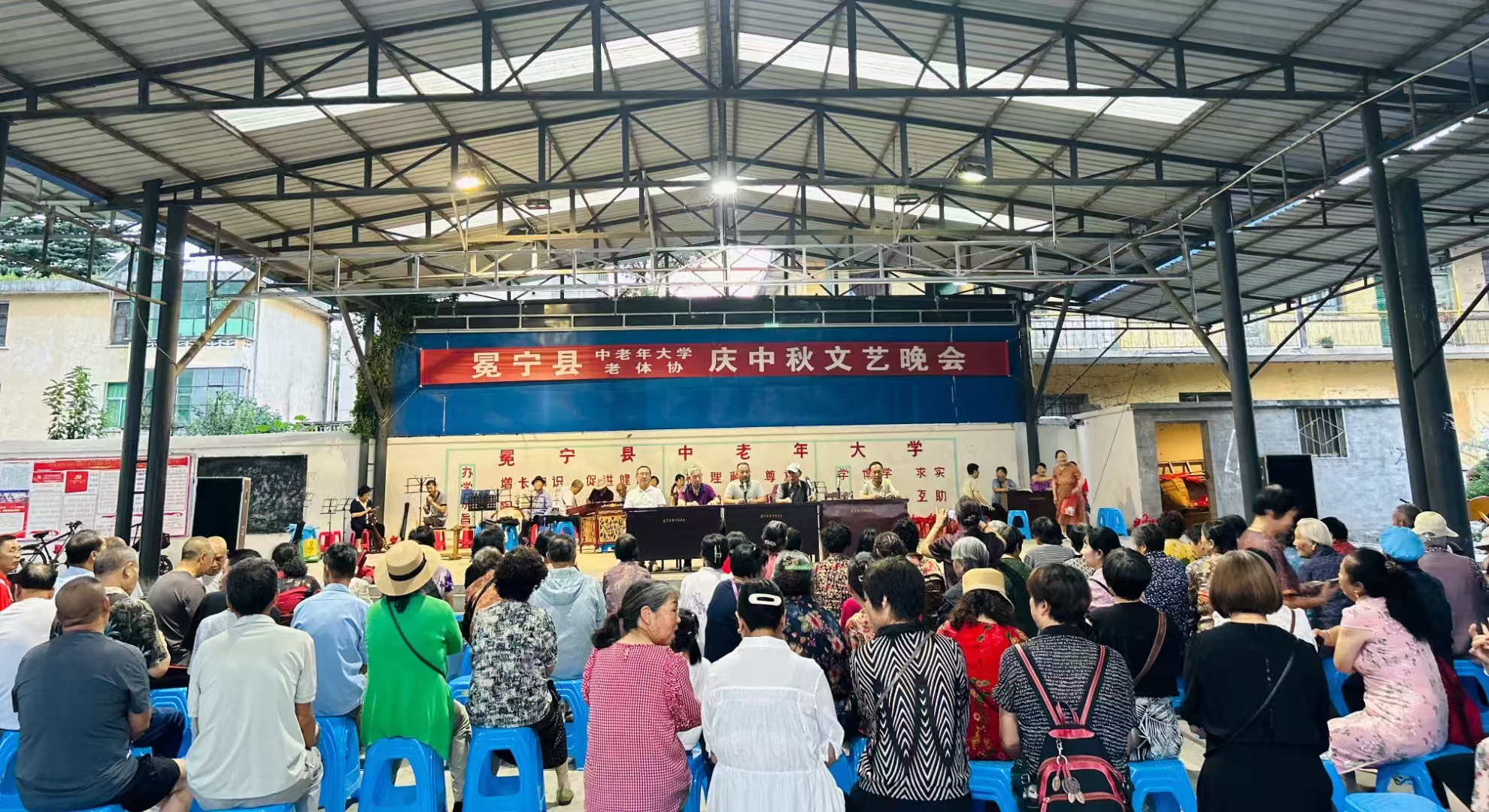 1726303787176039.jpg 文艺晚会.jpg