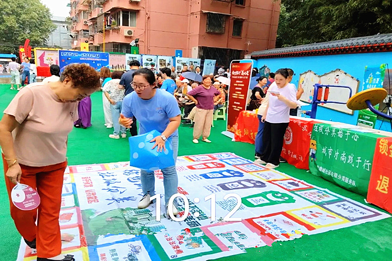 江苏省南京市玄武区紫鑫城社区关工委组织“五老”开展垃圾分类微宣传活动(2).jpg