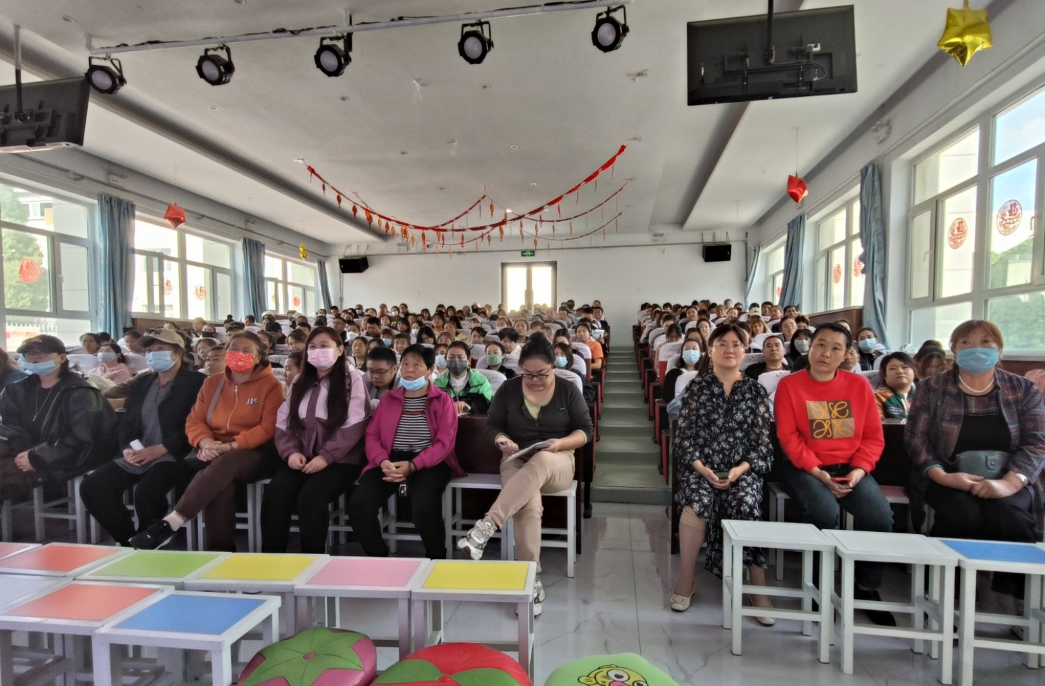 1727314834304439.jpg 元宝山区元矿小学家庭教育活动照片2_副本.jpg