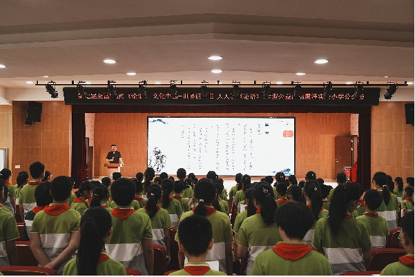 1727613533139140.png 震泽镇组织开展“孔子诞辰日 人人读《论语》”大型公益活动2.png