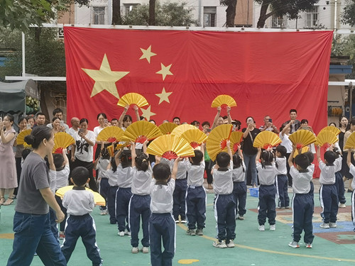 1727684172141804.jpg 早操展示.jpg