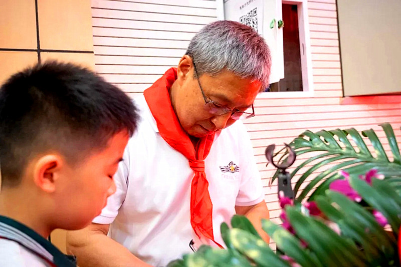 江苏省南京市建邺区关工委“五老”助力“大思政”主题宣讲走进南师附中黄山路小学(2).jpg