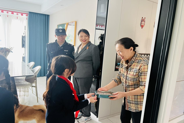 1728974114174194.png 江陵街道运东社区九九重阳节,走访送温暖2.png